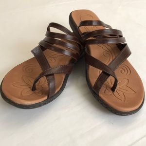 B.O.C BORN Sz 9 Brown Thong Sandals